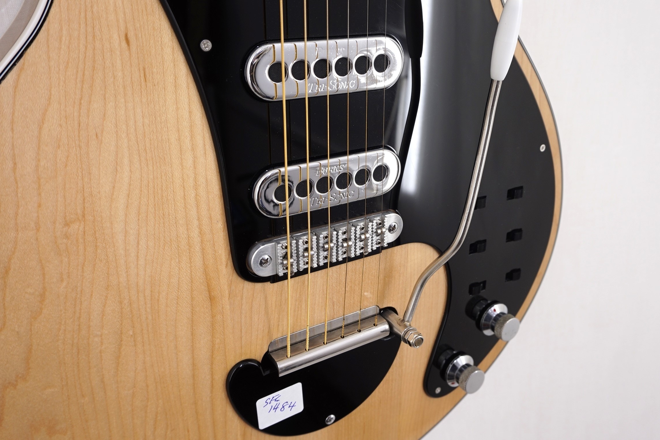 Dansan Guitars J Birch 'Red Special' Replica (Natural/Gold) - Vintage ...